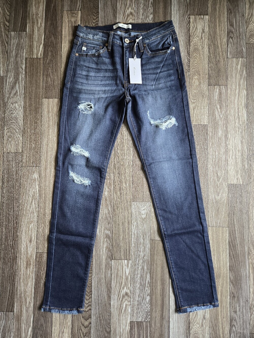 NWT- KanCan Estilo Dark Blue Mid-Rise Distressed Skinny Jean Women's Size 29 - Picture 3 of 9